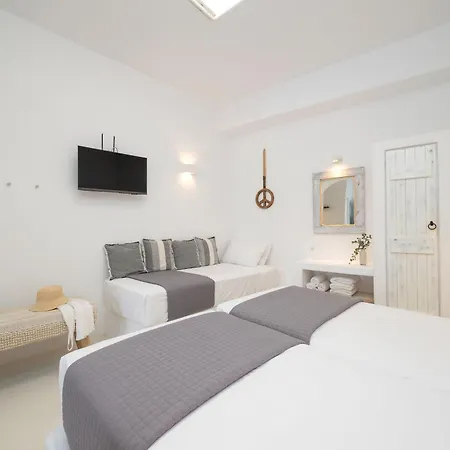 Flisvos * Naxos City